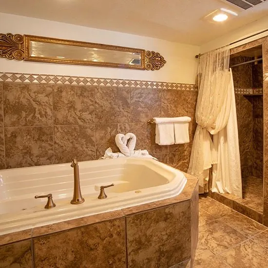 Nefertiti’s Court suite, view 3