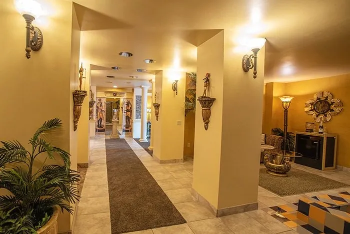 Nefertiti’s Court suite, view 4