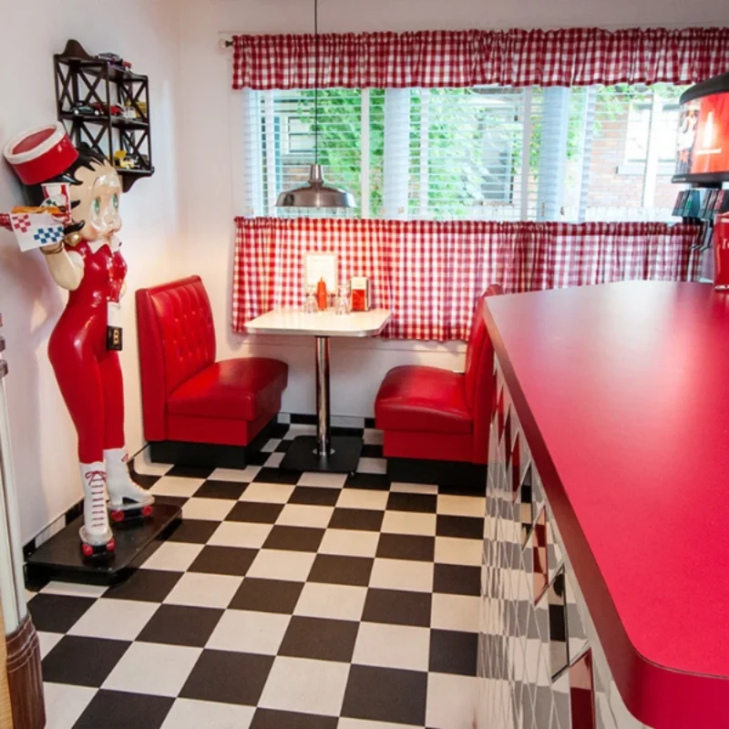 Themed Hotels in Utah: A Romantic Getaway at Anniversary Inn